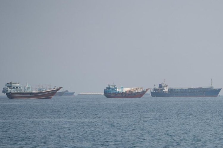 Enam Bulan Perang AS-Israel vs Iran, Selat Hormuz Lumpuh dan Ribuan Pelaut Masih Terjebak di Teluk