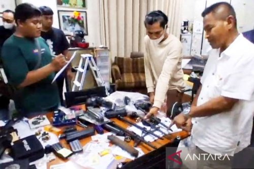 Kronologi Penemuan 995 Pucuk Senjata Api di Sekolah Swasta Jakarta Selatan