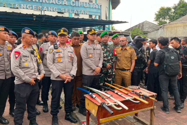 Polisi Tangkap Enam Pemuda Bersenjata Tajam di Tangerang Selatan