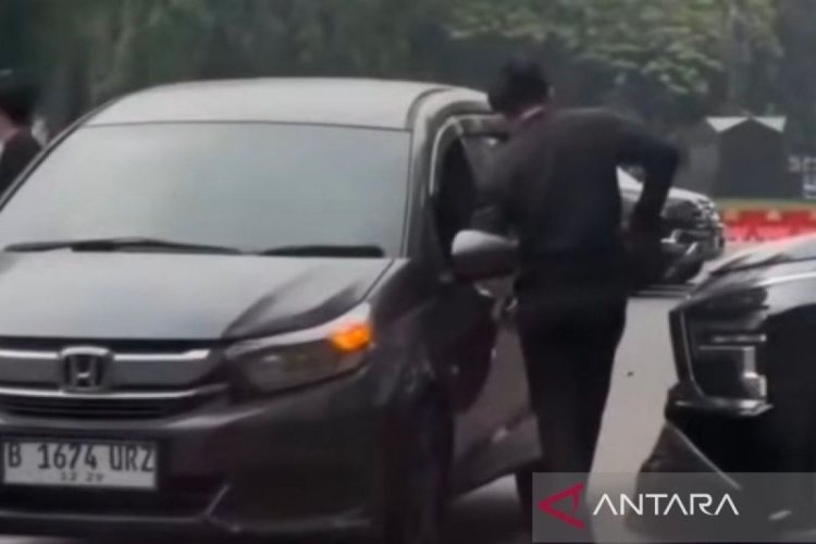 Dua Pria Masuk Kolong Mobil di Parkir GBK, Polisi Buru Pelaku untuk Klarifikasi