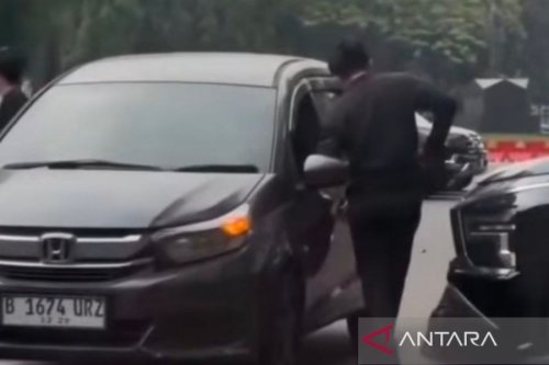 Dua Pria Masuk Kolong Mobil di Parkir GBK, Polisi Buru Pelaku untuk Klarifikasi