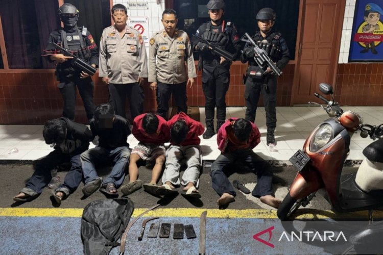 Bawa Golok dan Celurit, Lima Pelajar di Tangsel Diciduk Polisi Saat Hendak Tawuran