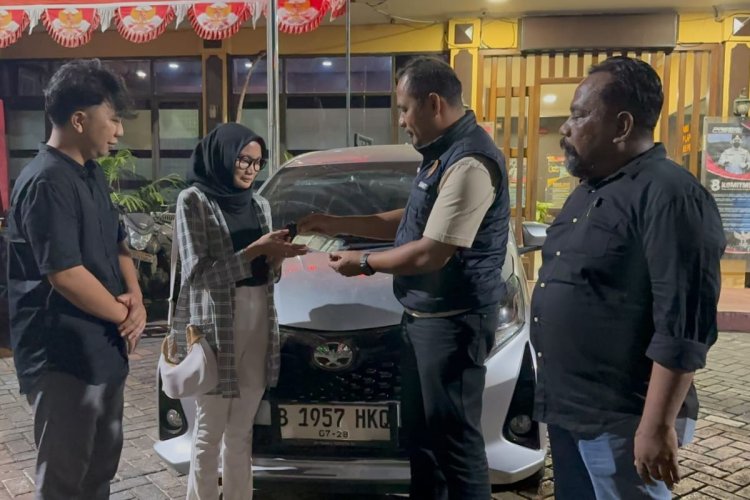 Polisi Kebon Jeruk Kembalikan Mobil Curian kepada Pemiliknya