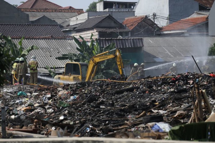 Pemprov DKI Berduka atas Meninggalnya Petugas Damkar saat Tangani Kebakaran Sampah