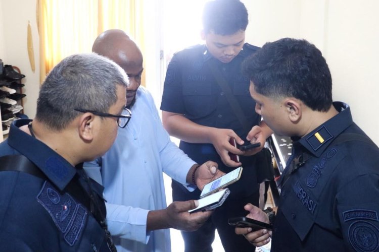 WNA Nigeria Kedapatan Tinggal Tak Sesuai Alamat Izin, Imigrasi Jakbar Terbitkan STP