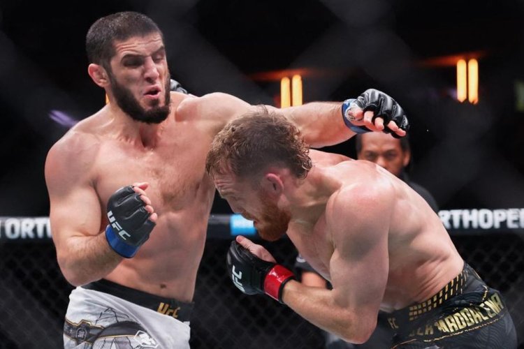 Rumor Pensiun Menguat, Islam Makhachev Bisa Gantung Sarung Tangan Usai UFC 330