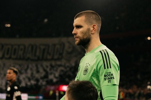 Maarten Paes Masih Dapat Kepercayaan di Ajax, Michel Beri Sinyal soal Persaingan dengan Ter Stegen