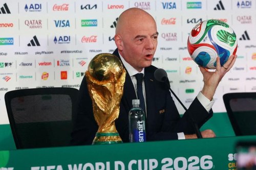 Wapres FIFA Motsepe Beri Peringatan Keras: Jangan Coba-Coba Lengserkan Infantino Sembarangan