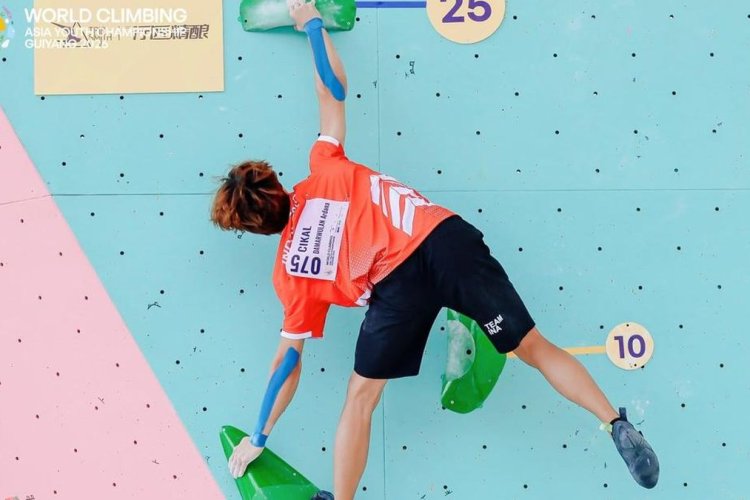Bukan Cuma Speed, Atlet Muda Indonesia Buktikan Diri di Nomor Boulder Asia
