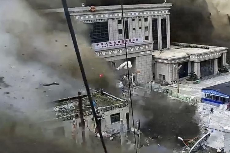 Gletser Runtuh di Nepal Picu Banjir Bandang, 165 Tewas dan 1.384 Orang Masih Hilang