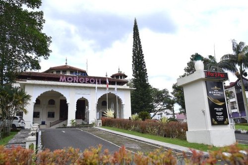Monopoli Hotel Bukittinggi Cari Sales Executive, Gaji hingga Rp4,5 Juta plus Komisi dan Bonus