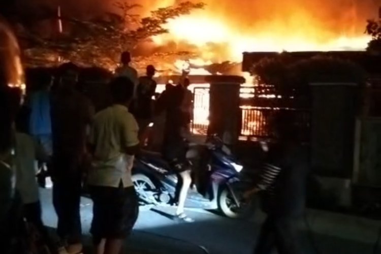 Dua Rumah di Piai Tanah Sirah Padang Ludes Terbakar, Kerugian Capai Rp800 Juta