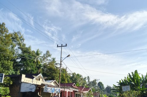 BMKG: Mayoritas Sumbar Cerah Berawan Kamis Ini, Mentawai Diminta Waspadai Hujan Lebat dan Petir