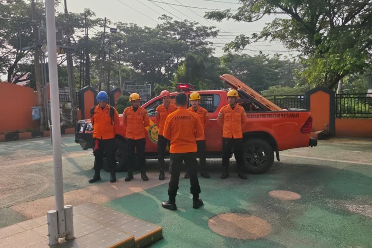 Pemancing Terjatuh di Tebing Bukit Lampu Padang, Tim SAR Kerahkan 7 Personel untuk Evakuasi