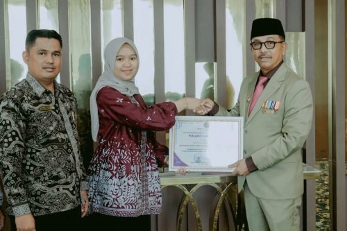 Bupati Solok Selatan Raih Piagam Penghargaan Kampanye Wajib Halal 2026, Ini Bentuk Apresiasinya