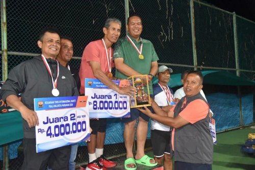 Piala Wali Kota Pariaman 2026 Tak Jauh dari Balai Kota, Yota Balad dan Sekda Afrizal Azhar Juara