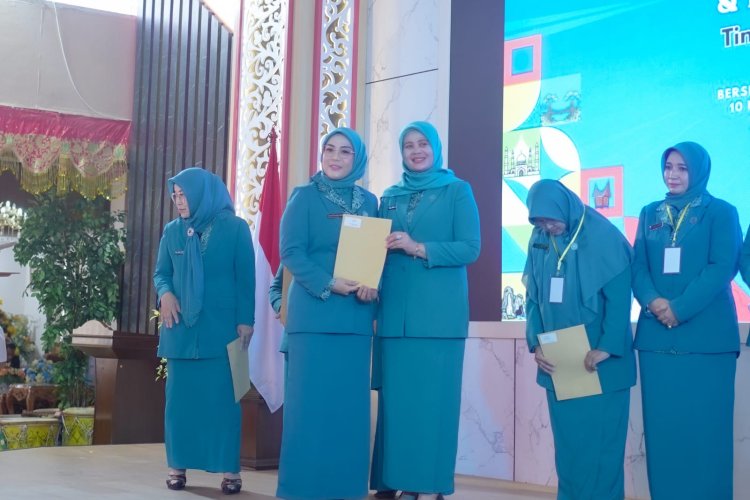 Kader PKK Kabupaten Solok Unjuk Kemampuan di Jambore Sumbar 2026, Nia Jon Firman Pandu Beri Pesan Penting