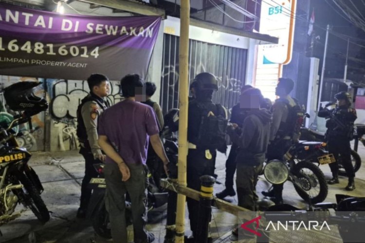 Patroli Gabungan Polda Metro Jaya Bongkar Tawuran di Cakung, Satu Pelaku dan Dua Celurit Diamankan
