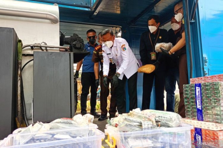 Kejari Jakarta Timur Musnahkan Barang Bukti 381 Perkara, dari Narkotika hingga Terorisme