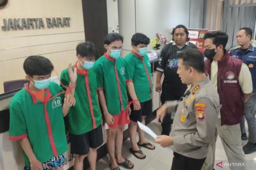 Polisi Bongkar Pabrik Tembakau Sintetis di Bintaro, Rokok Biasa Disemprot Cairan Pinaca