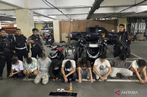 Patroli Dini Hari di Cibubur, Polisi Ciduk Sembilan Pemuda Diduga Pakai Tembakau Sintetis