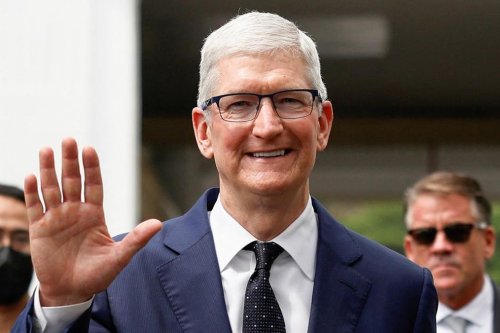 Tim Cook Lengser, Jejak 15 Tahun Bawa Apple Tembus Nilai Pasar Rp77.500 Triliun