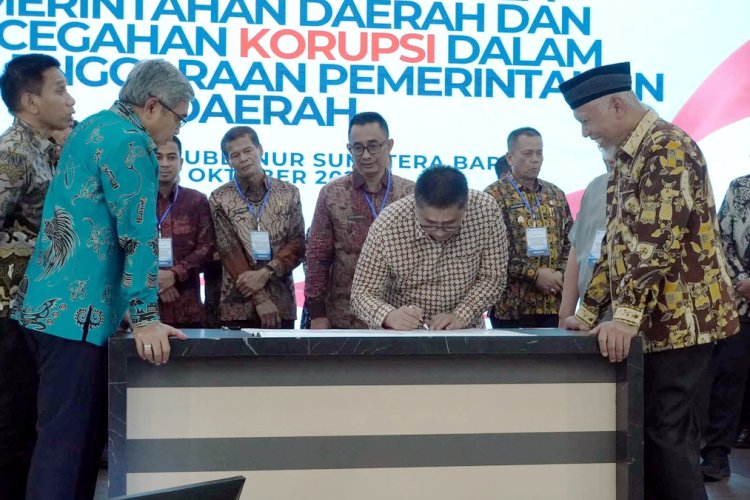 Wali Kota Padang Panjang Teken Komitmen Antikorupsi, Fokus pada Anggaran dan Pengadaan Barang