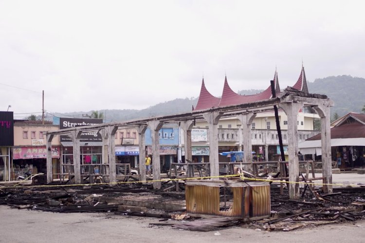 Pasar Sumani Dilalap Api, Pemkab Solok Janji Carikan Solusi untuk Pedagang
