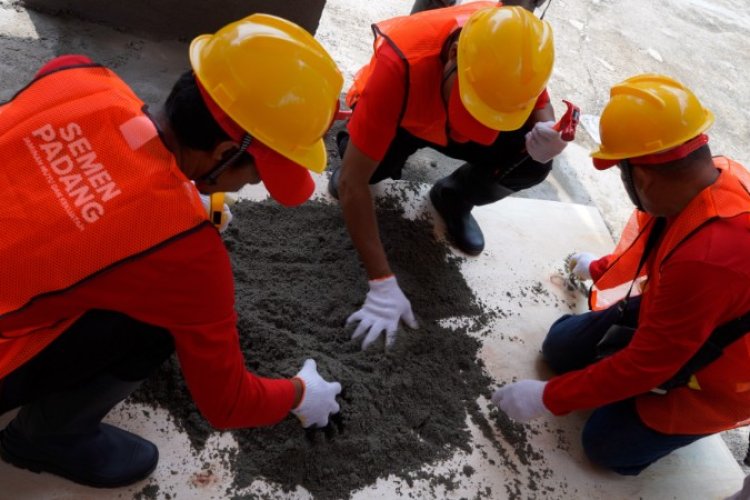101 Tukang di Bengkulu Selatan Ikuti Sertifikasi Kompetensi Lewat Akademi Jago Bangunan Semen Padang