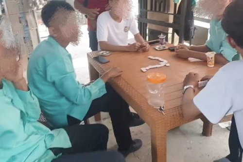 Lima Pelajar Bolos di Padang Kepergok Main Domino, Satpol PP Langsung Bawa ke Mako