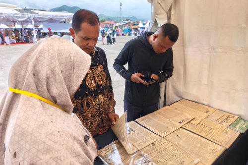 Naskah Kuno hingga Batik Iluminasi Dipamerkan, SURI Tunjukkan Jejak Literasi Sumbar di Padang Panjang