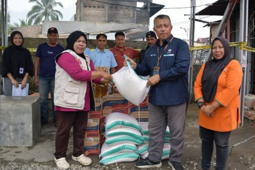 44 Jiwa Terdampak Kebakaran Koto Lua, PT Semen Padang Turun Tangan Salurkan Bantuan Pangan