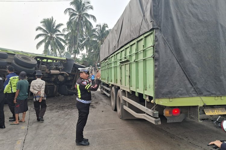Truk Tabrakan di Gunung Talang, Jalur Solok-Padang Kembali Ditutup Saat Evakuasi