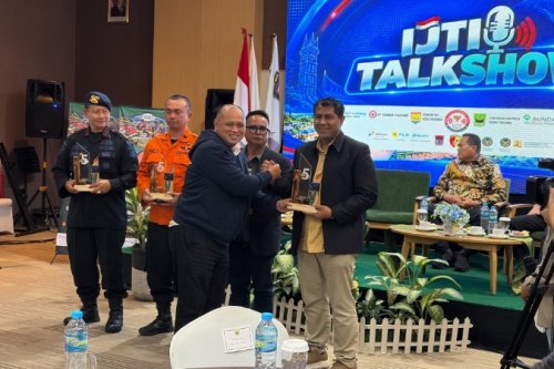 PT Semen Padang Dinilai Berjasa dalam Penanggulangan Bencana, IJTI Sumbar Beri Penghargaan