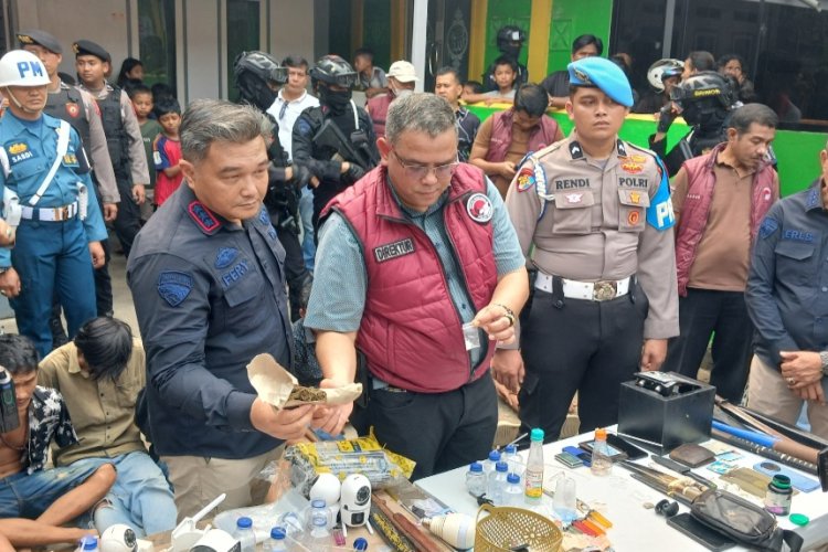 Ratusan Aparat Gabungan Kepung Pasar Pagi Padang, Puluhan Bong dan Senjata Rakitan Disita