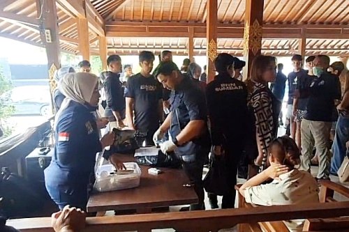 BNNP Sumbar Razia Hotel dan Kos di Padang, 34 Orang Dibawa ke Kantor untuk Pemeriksaan