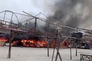 Lima Kios di Pasar Sumani Solok Ludes Terbakar, Damkar Sempat Khawatir Api Merembet