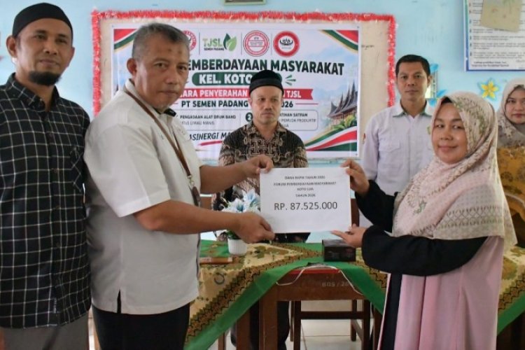 PT Semen Padang Bekali Pemuda Koto Lua Lewat Pelatihan Satpam dan Bantuan Drumband