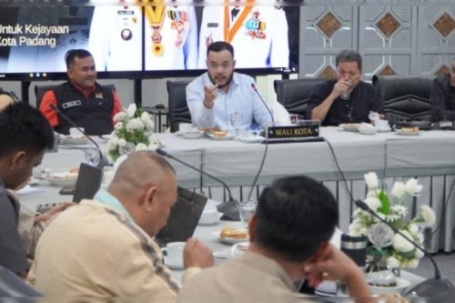 Konsultan Berpengalaman di Melaka dan Ipoh Paparkan Master Plan Kota Tua Padang ke Wali Kota Fadly Amran