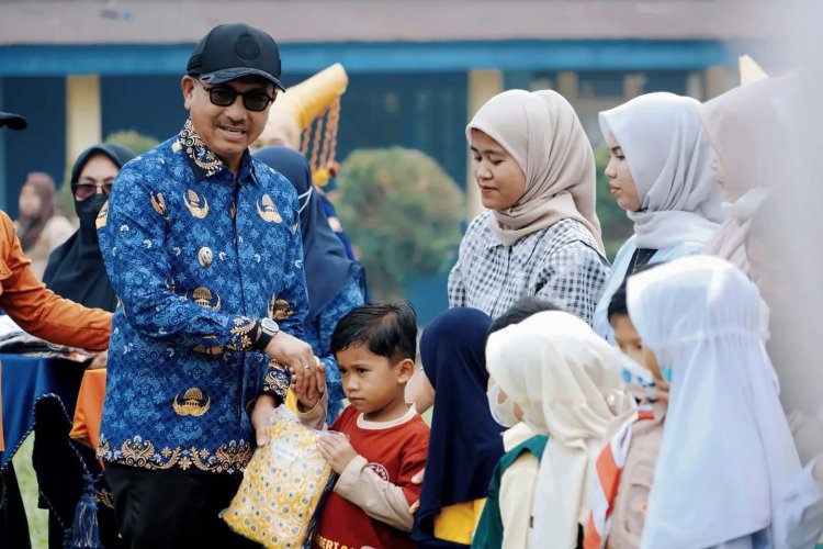 Bupati Khairunas Siapkan Beasiswa dan Seragam Gratis, Dorong Siswa Solok Selatan Berprestasi