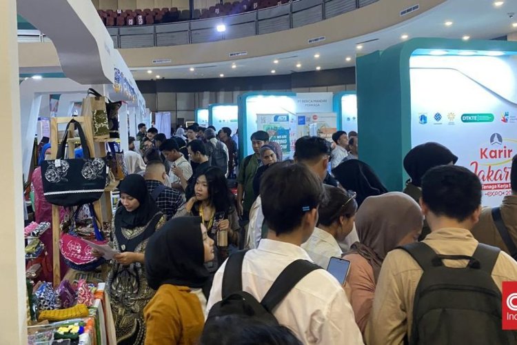 Ibu 55 Tahun Datangi Job Fair Jakarta, Cari Kerja untuk Dua Anak Sarjana yang Masih Menganggur
