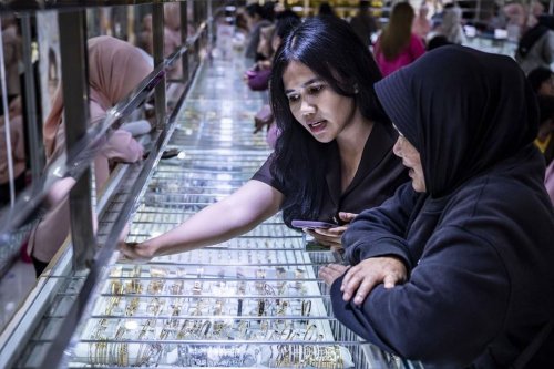 Harga Emas Antam Kembali Merangkak Naik, Buyback Ikut Sentuh Rp2,375 Juta