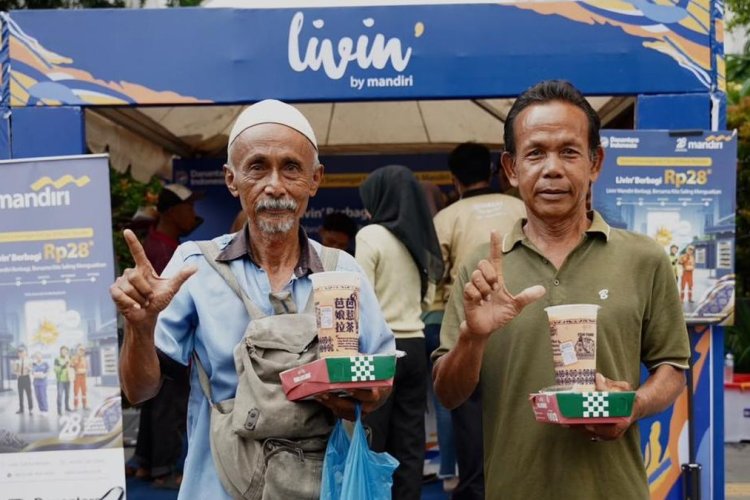 Bank Mandiri Bagikan 280 Paket Makanan ke Pekerja Rentan di 12 Titik, Ada Apa?