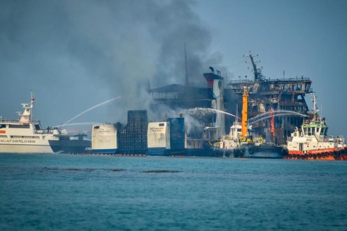 KMP Batumandi Tenggelam, Kemenhub Pastikan Aktivitas Penyeberangan di Pelabuhan Merak Tetap Normal