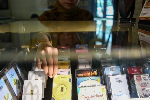 Harga Emas Antam Kembali Menguat, Kini Dibanderol Rp2,572 Juta per Gram