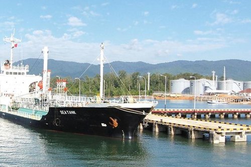 Badai Ancam Kilang Minyak AS, Harga Brent Melonjak Tembus US$101 per Barel