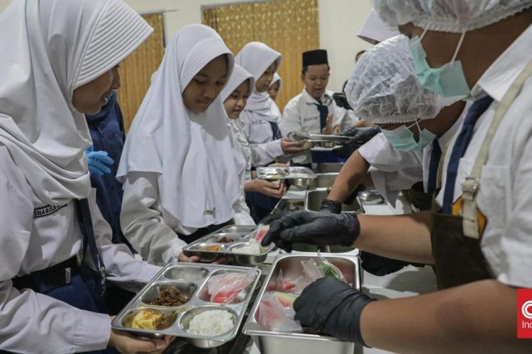 Uji Coba MBG Prasmanan di Mataram Dinilai Efektif, Sisa Makanan Hampir Nol