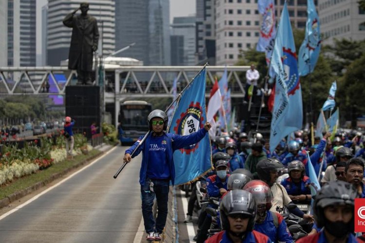 Buruh Gelar Aksi Bergelombang di 38 Provinsi, Tuntut Upah Minimum 2027 Naik Hingga 9,5 Persen