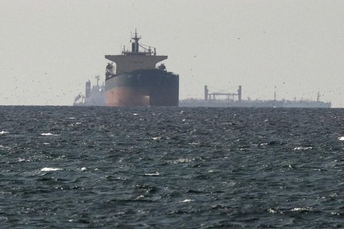 IRGC Sebut Tiga Tanker Meledak Usai Tabrak Ranjau di Selat Hormuz, Satu Kapal Lain Ikut Terbakar
