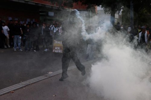 Demo Pelajar Prancis Memanas, Remaja 15 Tahun Kehilangan Tangan Akibat Ledakan Granat Polisi